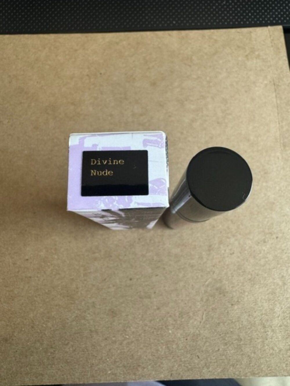PAT McGRATH LABS LiquiLUST™: Legendary Wear Matte Lipstick - DIVINE NUDE - Picture 2 of 2